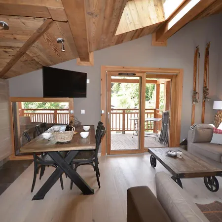 - Superbe Avec Terrasse, Poele A Bois Et Garage - Fr-1-623-47 * Les Gets